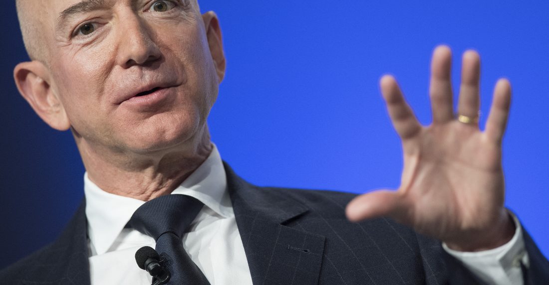 Este es el plan de Jeff Bezos para enviar a mil millones de personas al espacio