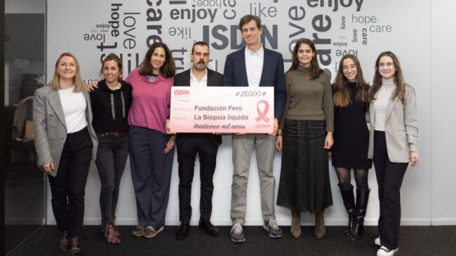 ISDIN dona por sexto año 25.000 euros a la Fundación FERO gracias a la campaña ‘Juntas’