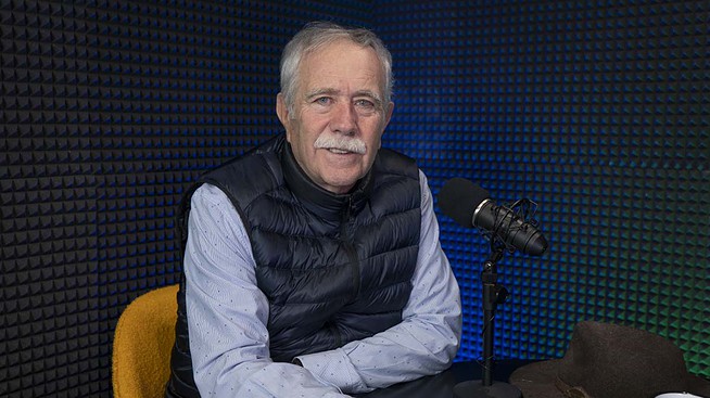 Fuera de micrófono con Antonio Pérez Henares