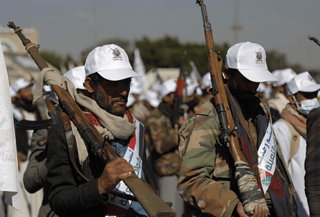 Los hutíes acusan a a EEUU y Reino Unido de ser «terroristas» con sus ataques en Yemen