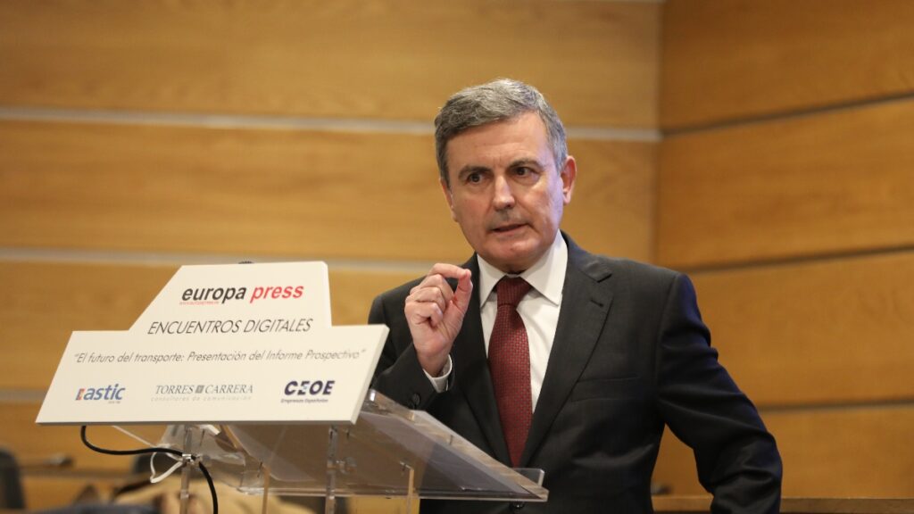 Pedro Saura, ex presidente de Paradores y actual líder de Correos, tiene pendiente el nombramiento del nuevo director general de Correos Telecom.