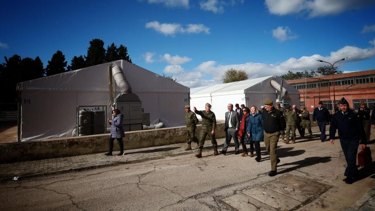 El Gobierno echa a cuatro inmigrantes de un cuartel de Alcalá de Henares tras una reyerta