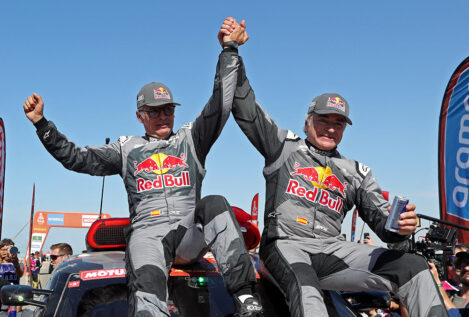 Carlos Sainz gana el Dakar con 61 años y un coche híbrido