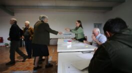 El PP lograría la mayoría absoluta en las gallegas, aunque perdería tres escaños