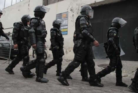 Prisión preventiva por terrorismo en Ecuador para 11 detenidos por tomar el canal TC TV