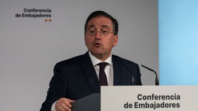 Albares pidió a los embajadores defender el catalán «con orgullo, es interés nacional»