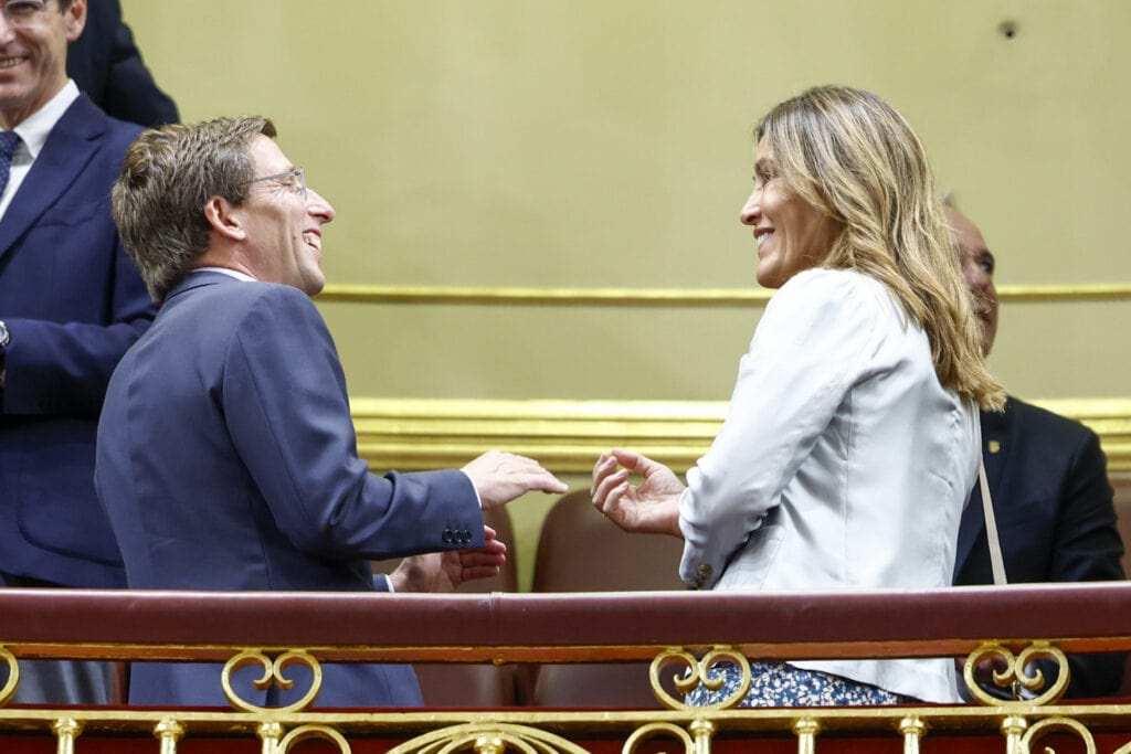 Almeida y Eva Cárdenas en el Congreso de los Diputados. 