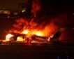 Un accidente en el aeropuerto de Tokio incendia un avión y deja cinco muertos de otra aeronave