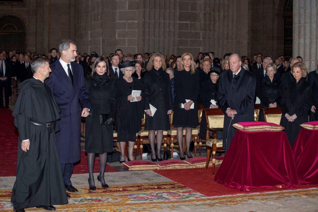 Una de las últimas imágenes de Felipe con su hermana Cristina en el funeral de Constantino de Grecia. 