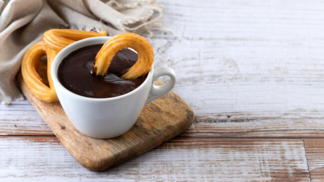 Churros con chocolate, una tradición poco recomendable (cuántas calorías tienen y más)