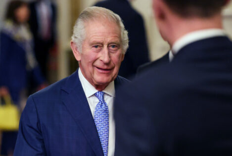 Malas noticias para la Casa Real inglesa: por qué Carlos III estará más tiempo hospitalizado