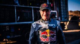 Carlos Sainz llama «gilipollas» a Pedro Sánchez durante una charla sobre Cataluña en el Dakar