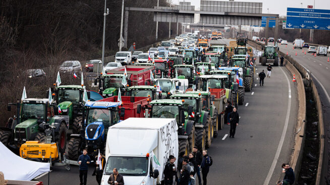 Las protestas de los agricultores franceses, en imágenes