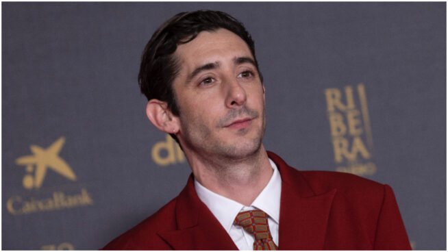 Quién es Enric Auquer, actor revelación: novio de Macarena García y muy unido a sus raíces