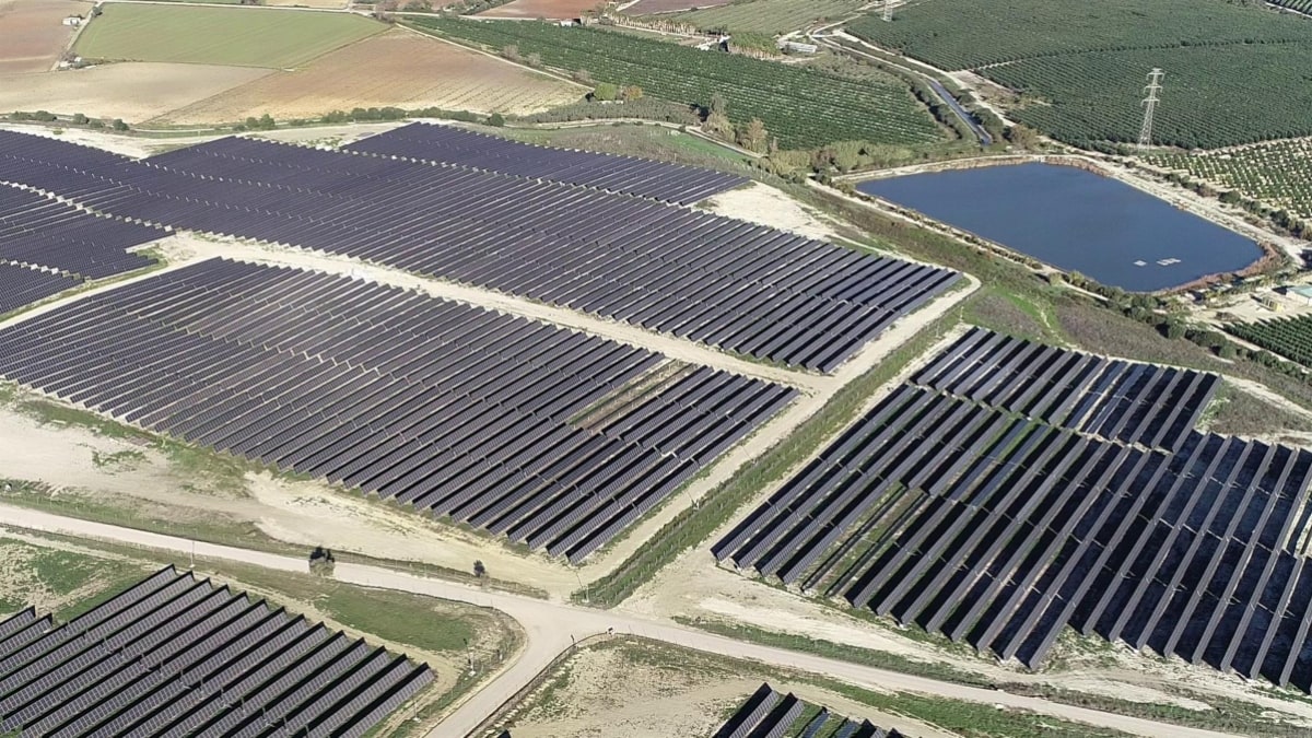 Repsol invierte 150 millones en su primer proyecto renovable en Andalucía