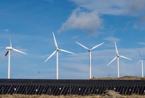 El productor de energía EDPR conecta a la red el primer parque híbrido eólico-solar de España