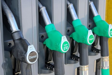 ¿Las gasolineras 'low cost' ofrecen combustible de peor calidad? La OCU responde