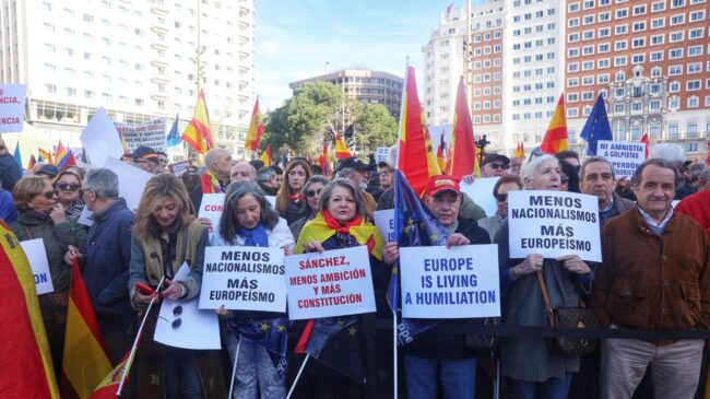Miles de personas secundan la cuarta protesta del PP en Madrid contra la amnistía