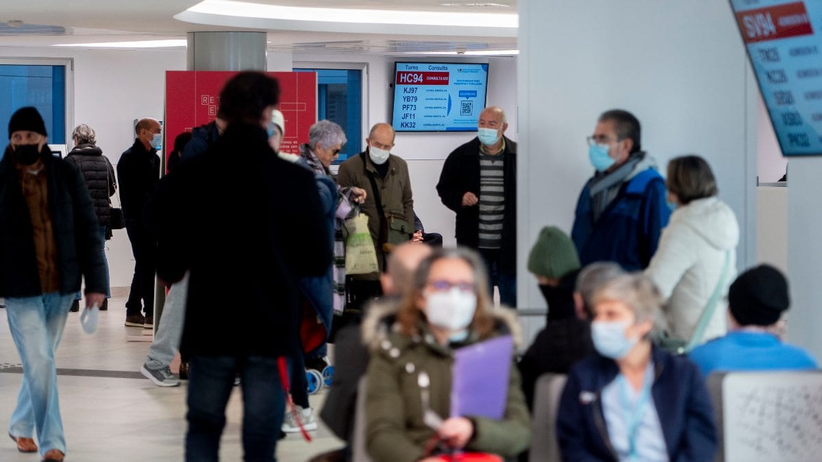 Madrid eliminará el miércoles la obligatoriedad de mascarilla en centros sanitarios