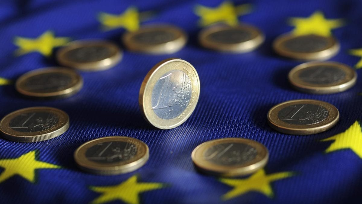 La eurozona emerge de la recesión con un crecimiento del PIB del 0,3%