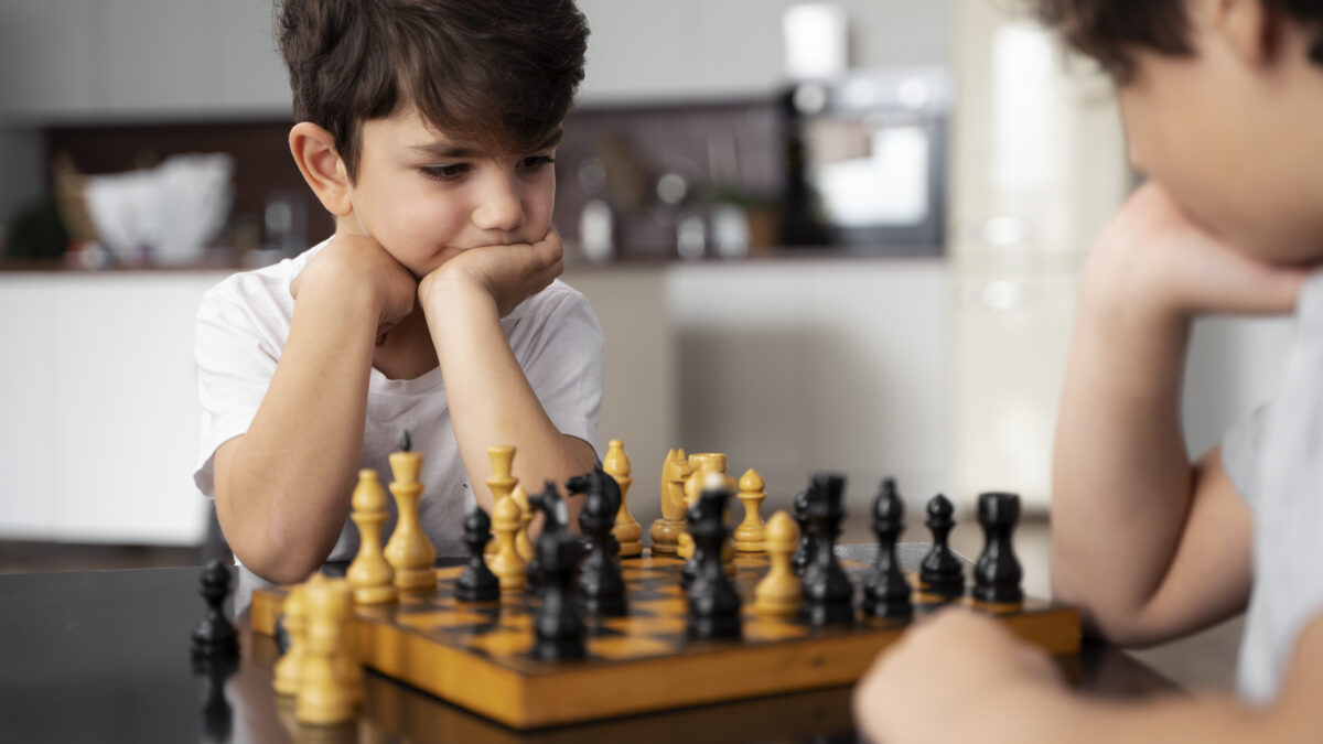 El ajedrez mejora las notas de los alumnos en matemáticas y reduce su aversión al riesgo