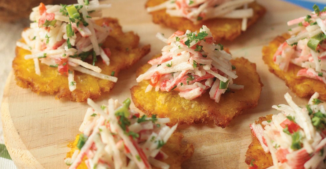 Patacones con ensalada de cangrejo