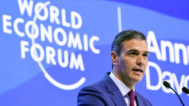 Sánchez defiende en Davos la colaboración del Estado con las empresas: «Somos aliados»