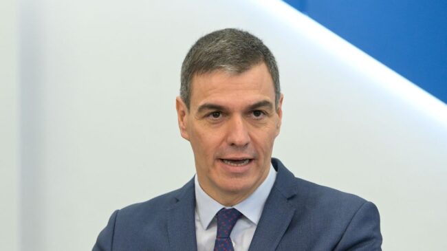Sánchez anuncia una inversión de 2.400 millones para ampliar el aeropuerto de Barajas