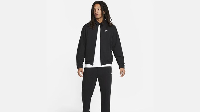 Nike tiene la chaqueta de hombre perfecta para entrenar: sencillez y versatilidad por menos de 40€