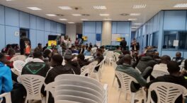 Cruz Roja renuncia a trabajar en la salas de asilo de Barajas ante el colapso de inmigrantes