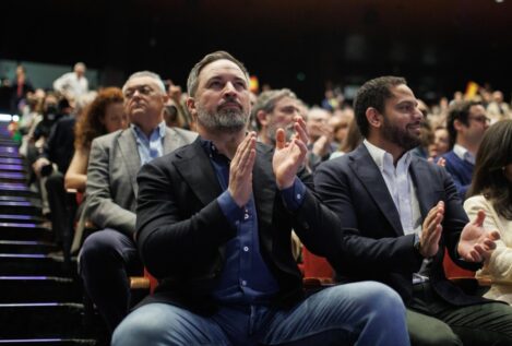 Abascal pide «no rendirse» tras ser reelegido presidente de Vox sin oposición