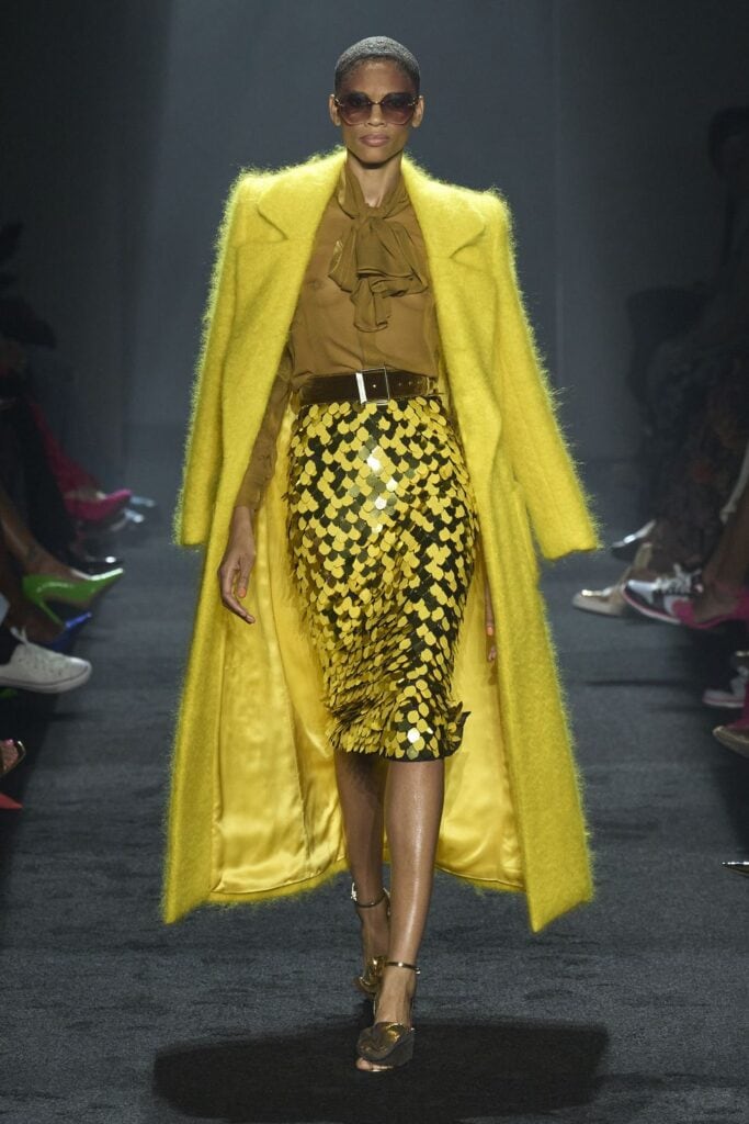 Abrigo amarillo de Sergio Hudson