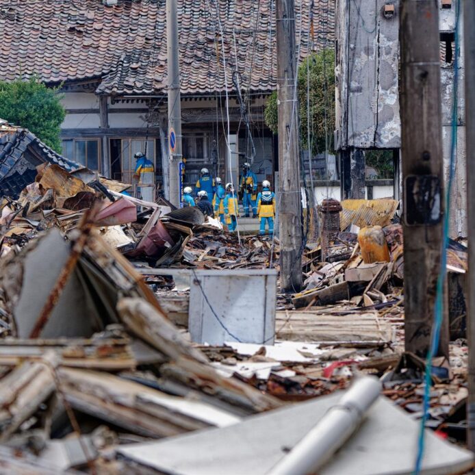 Aumentan a 110 los muertos por el terremoto de magnitud 7,6 en el oeste de Japón