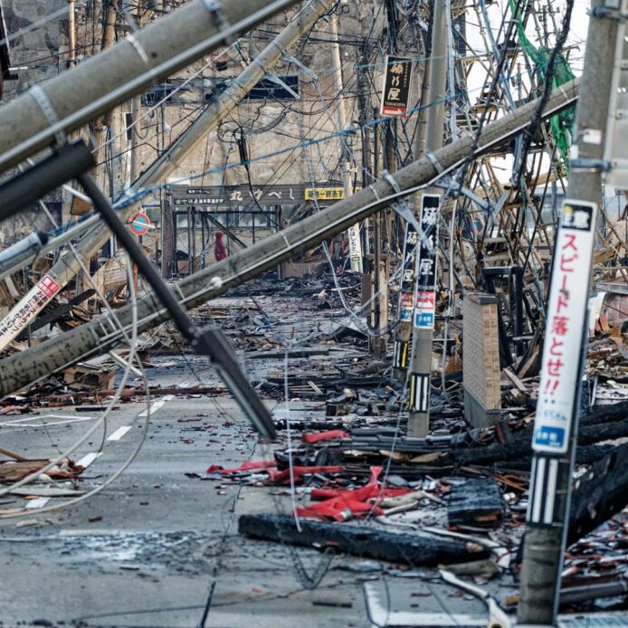 Ascienden a 161 los muertos por el terremoto de magnitud 7,6 en el oeste de Japón