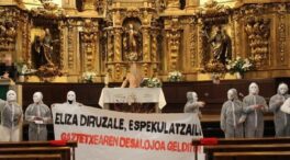 Dos abertzales 'okupan' un local parroquial en Zestoa y el alcalde insta a la Iglesia a cederlo
