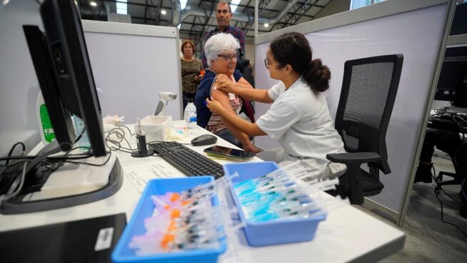 Investigadores de Valladolid revelan el efecto positivo de la vacuna de la Covid-19
