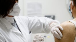 Los sanitarios tampoco se vacunan de la gripe: apenas la mitad lo hizo en 2022
