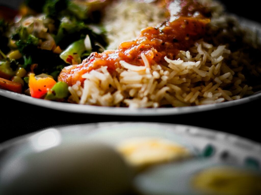 Plato cocinado con arroz integral