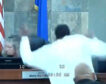 Un hombre ataca a una jueza en EE.UU. tras negarle la libertad condicional por un cargo de agresión