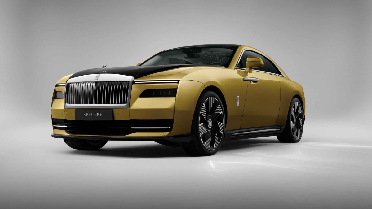 El mejor Rolls-Royce de la historia ya no lleva gasolina en su depósito sino watios
