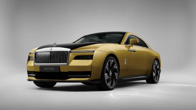 El mejor Rolls-Royce de la historia ya no lleva gasolina en su depósito sino watios