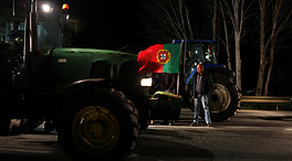 El conflicto del campo se extiende: agricultores portugueses cortan la frontera con España