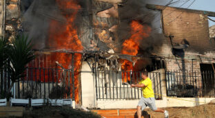 Al menos 112 fallecidos y 300 desaparecidos en los incendios de Chile