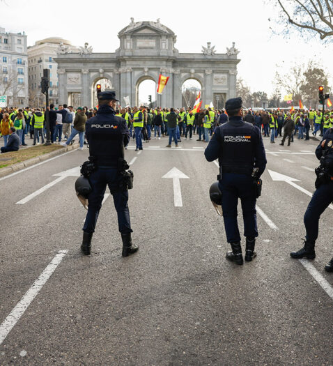 Los agricultores bloquean el centro de Madrid en una nueva jornada de protestas