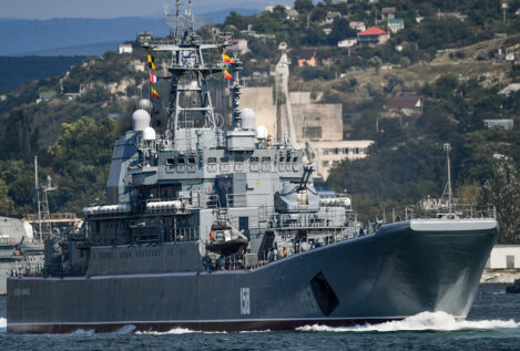 Ucrania asegura haber hundido el buque ruso de asalto anfibio 'Caesar Kunikov' en Crimea