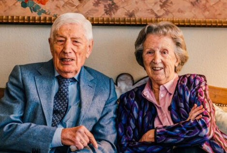 El ex primer ministro holandés muere junto a su mujer «de la mano» en una eutanasia conjunta