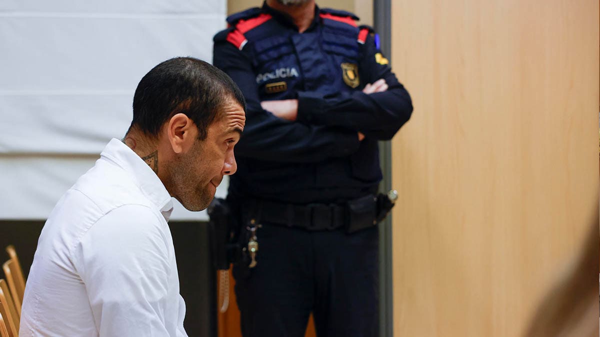 Dani Alves saldrá en libertad si paga un millón de euros, pero no podrá abandonar España