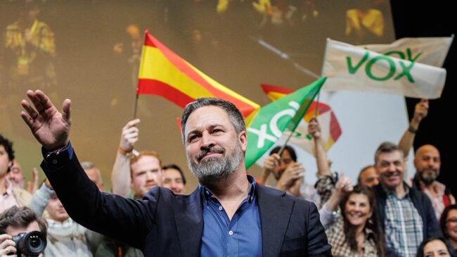 Vox pide endurecer el acceso a la nacionalidad y retirarla por delitos con «deslealtad» a España