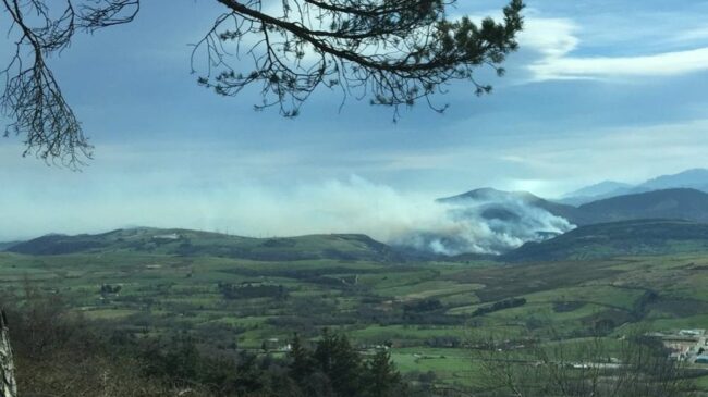 Asturias activa el Plan de Incendios Forestales por 20 fuegos en 12 concejos