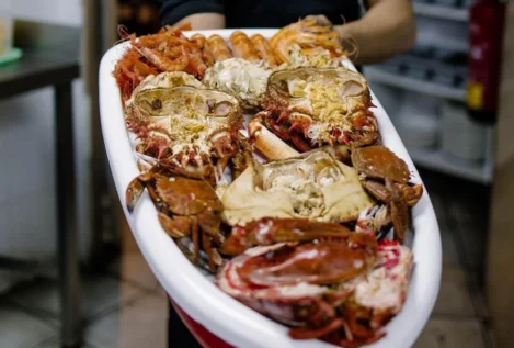 Así se come en La Chalana, la marisquería del 'caso Koldo': menús y precios